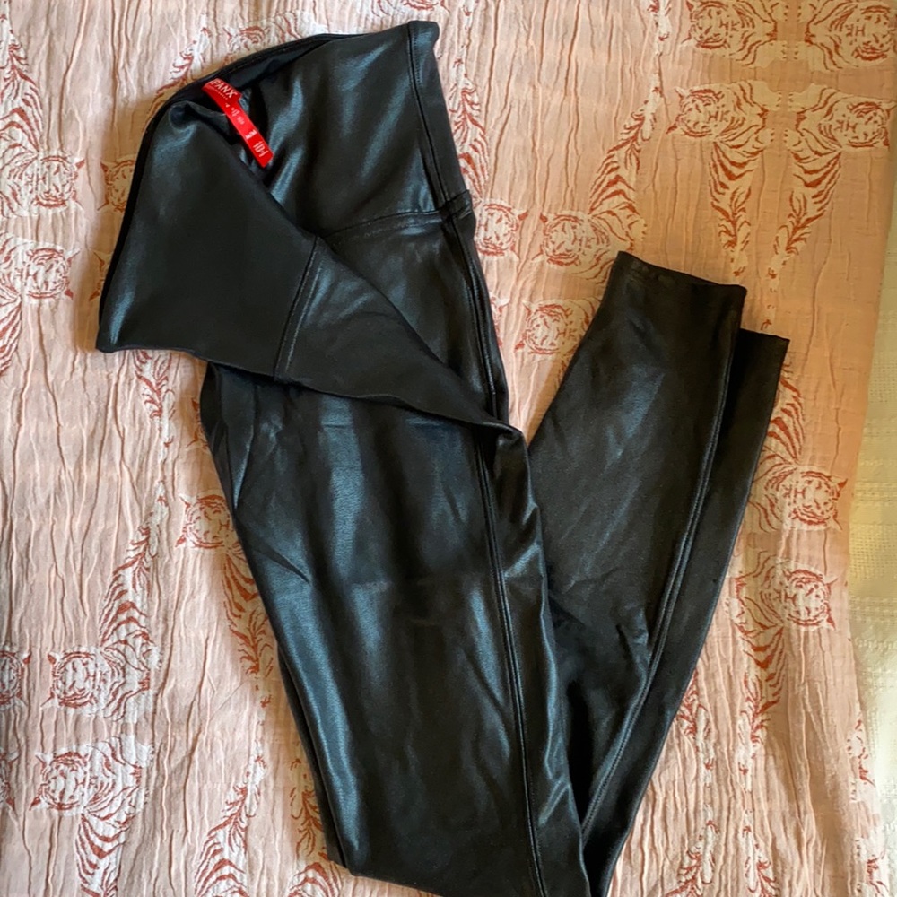 Spanx faux leather leggings size Medium